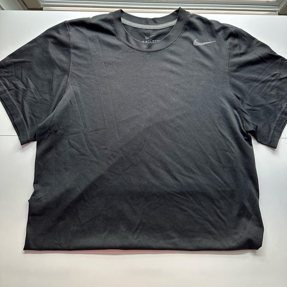 Mens Nike Black Dri-fit Short Sleeve T-shirt size small - Picture 1 of 12